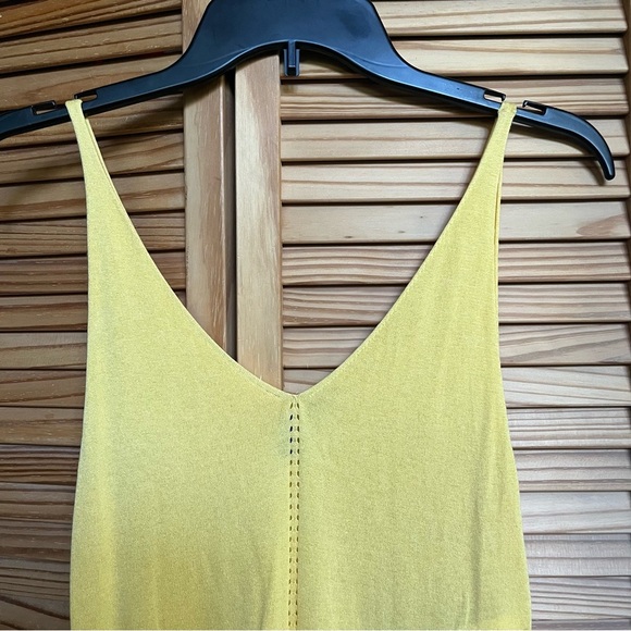United Colors Of Benetton Viscose Yellow Sleeveless Knit Tank Top - Picture 2 of 9